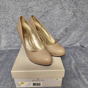 Bandolino Women's Beige Pumps